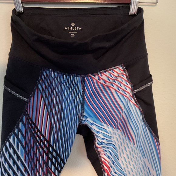 Athleta Mosaic Relay Capri navy  multicolor - Picture 2 of 4